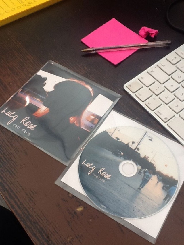 lucy-rose-red-face-discs